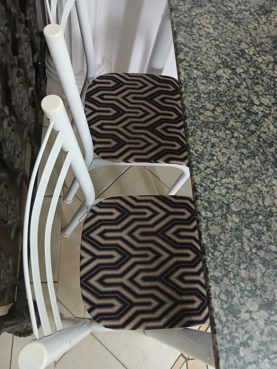 Mesa com 4 cadeiras  - Foto 2