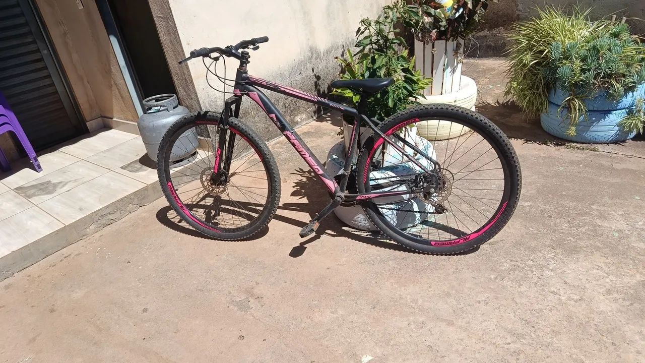 Bicicleta aro 29 e Monark rebaixada aro 26 - Foto 3