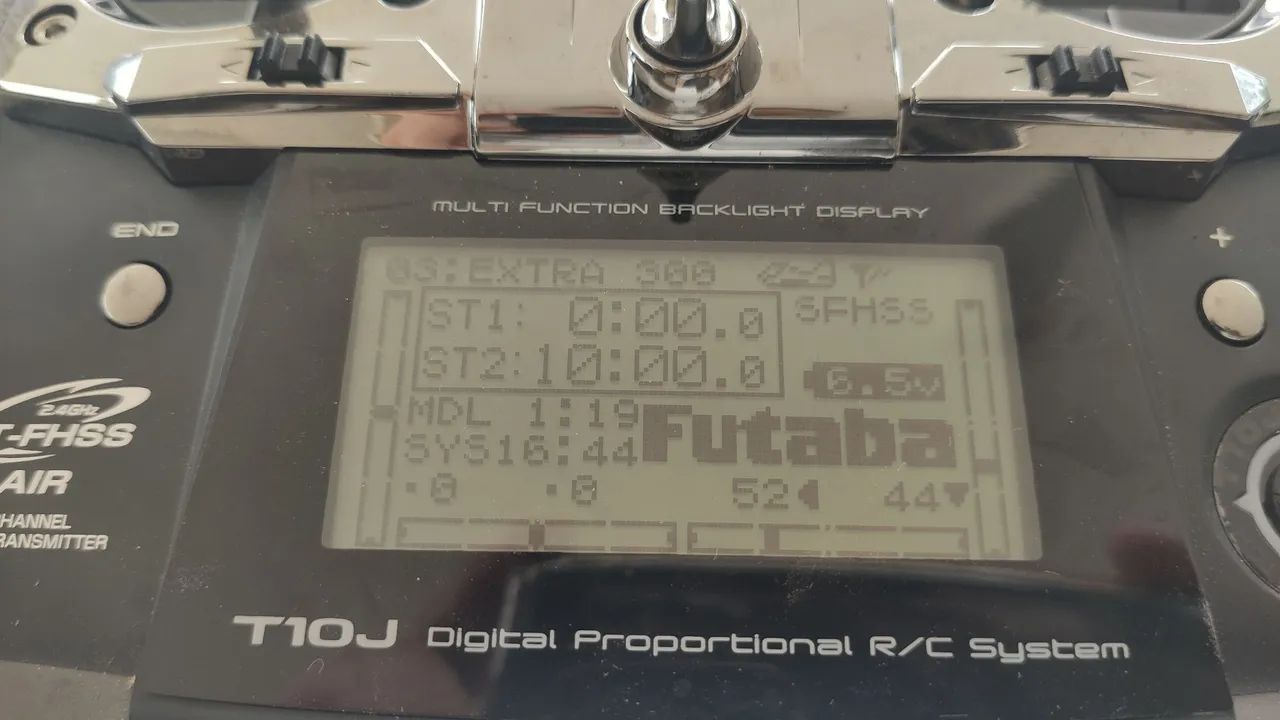 Radio futaba 10J - novo com receptor 8 canais e bateria LiFe - Foto 3