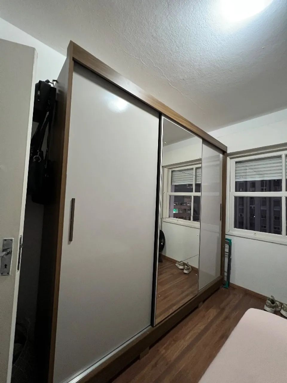 Guarda Roupa - Solteiro com espelho - Foto 2