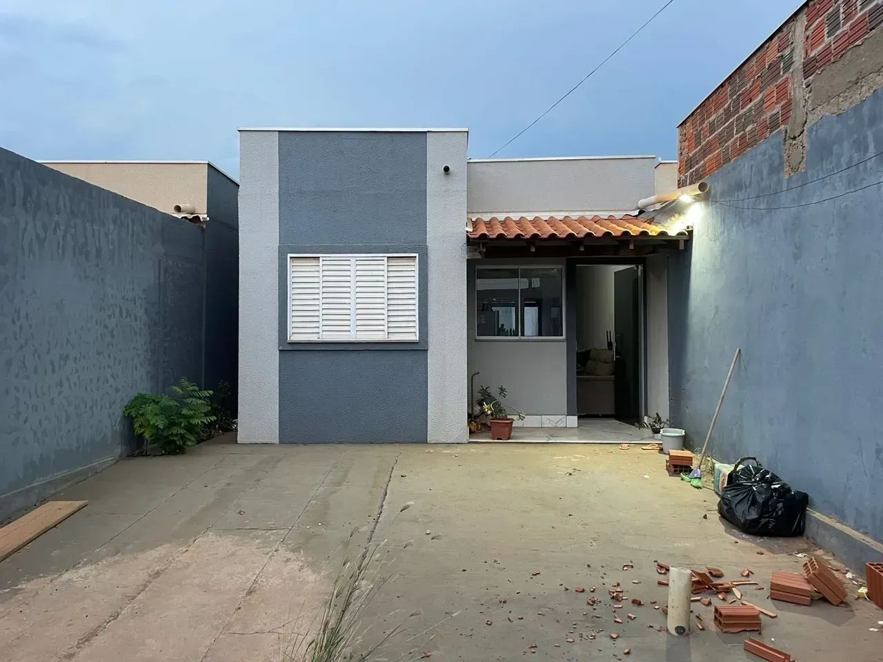 vendo ágio de casa com 2 quartos em varzea grande - Foto 2