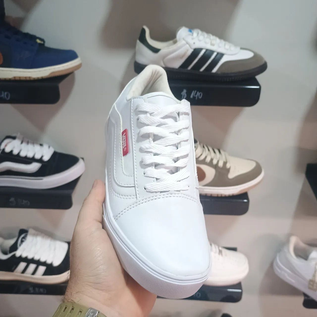 Tênis Vans Off White disponível apenas no 36 - Foto 2