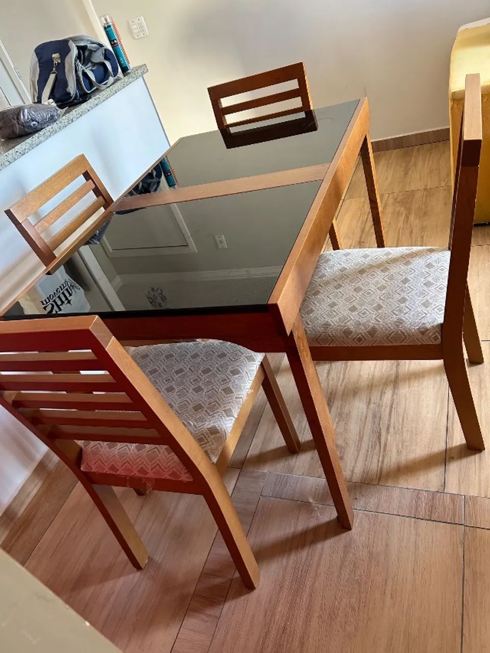 Mesa de jantar extensível (abre e fecha) + 4 cadeiras  - Foto 4
