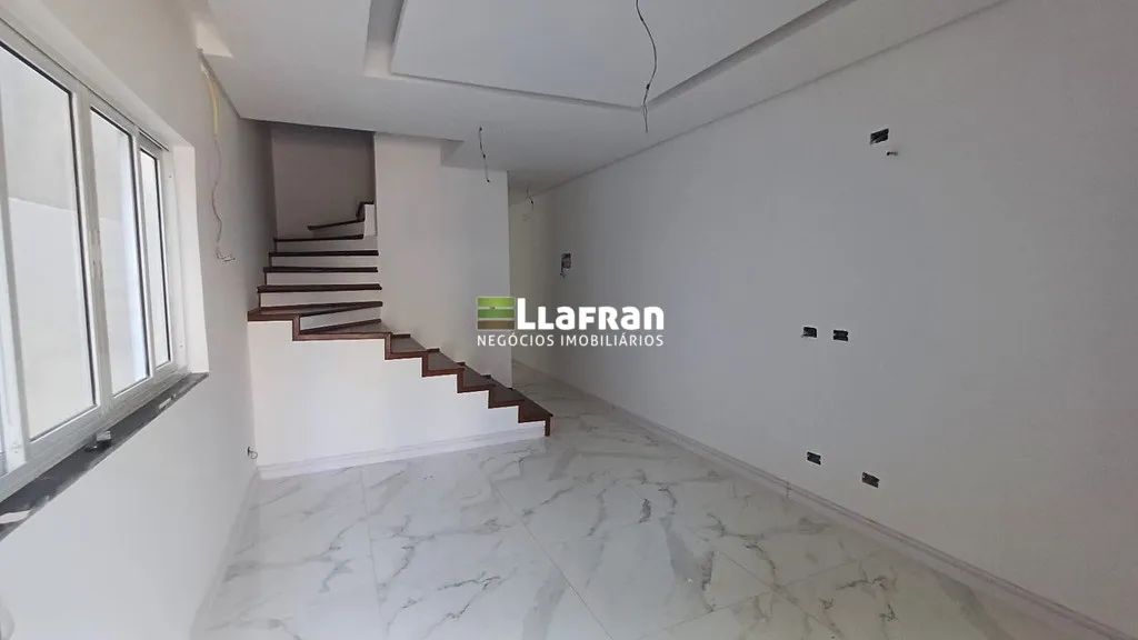 Casa de 3 dormitórios em Condomínio Fechado