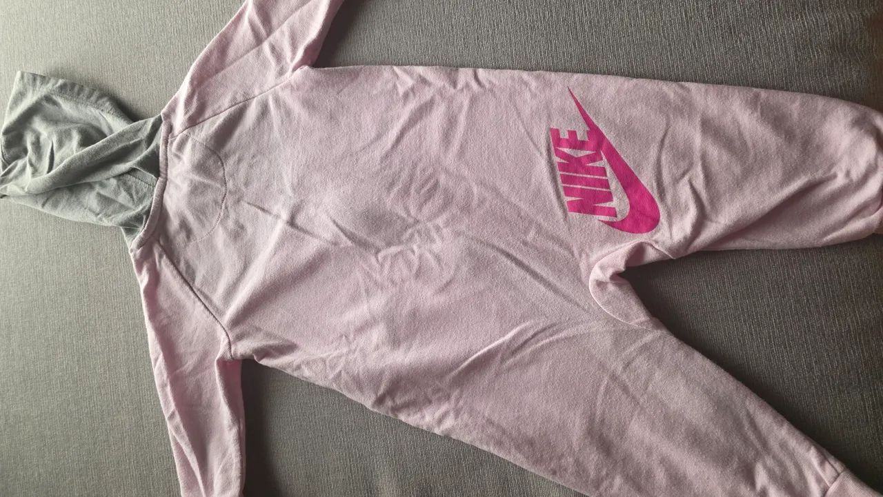 Macacão Nike com capuz 12 meses - Foto 5
