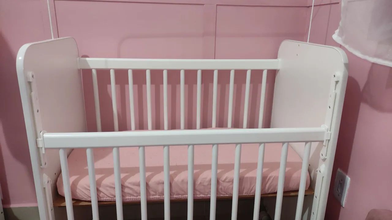 MINI BERÇO + COLCHÃO + LENÇÓIS + MOSQUITEIRO COM GRADE MÓVEL E REGULAGEM DE ALTURA - Foto 4