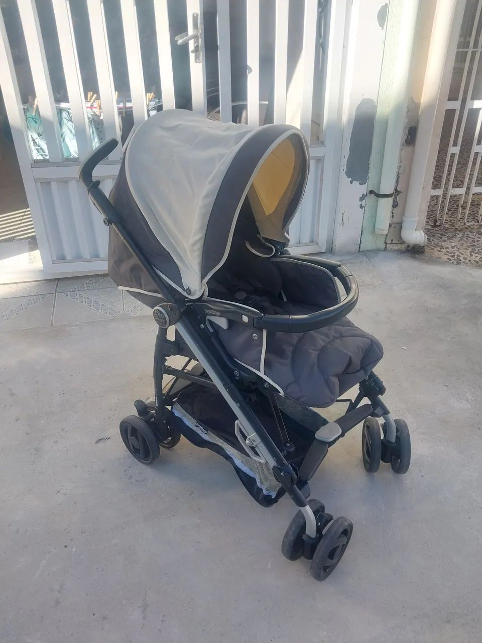 Carrinho de bebê e bebê conforto, usado. - Foto 2
