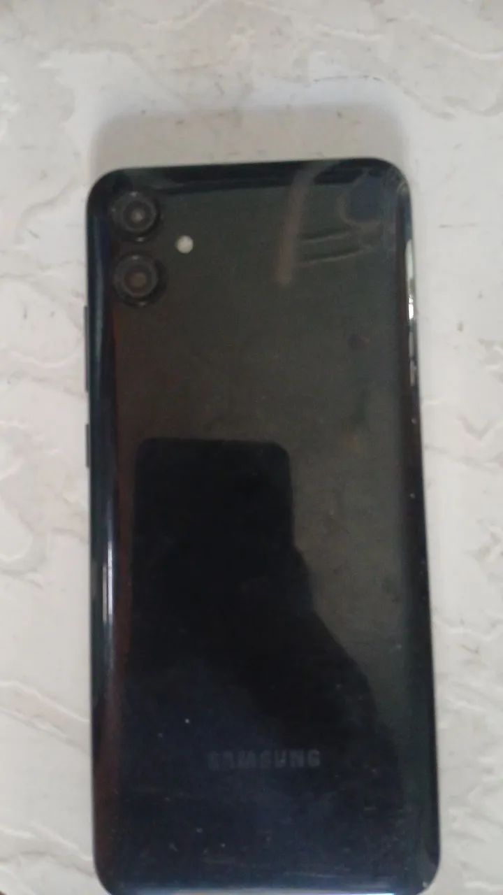 Celular a04 E todo original nunca mexido muito bom