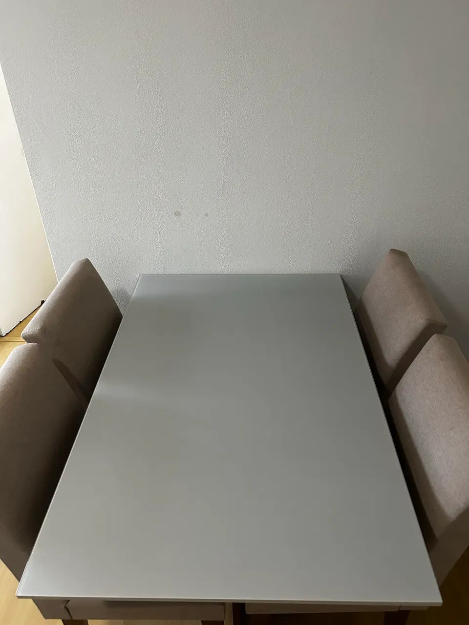 Mesa de jantar 4 lugares com as cadeiras tecido linho   - Foto 3