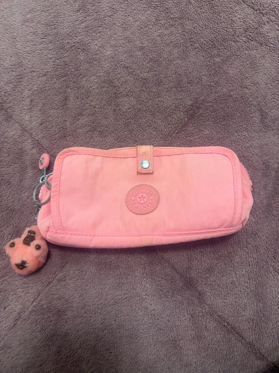 Estojo Kipling Wolfe Pencil Case ( Modelo Gringo) - Coral/Pink 