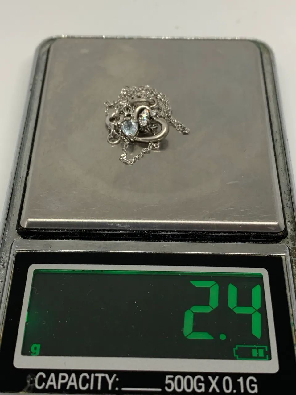 Colar de prata com pingente de coração com detalhes azul - Foto 4