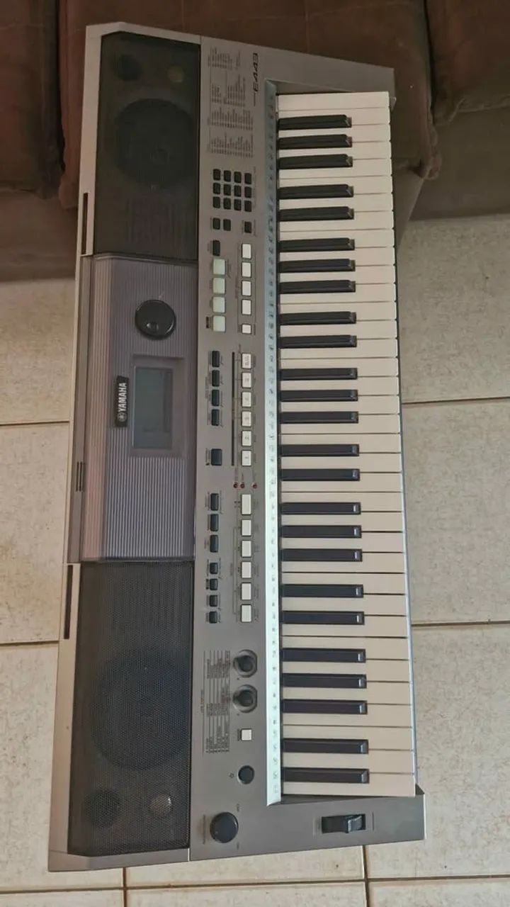Teclado Yamaha e443 + suporte - Foto 4