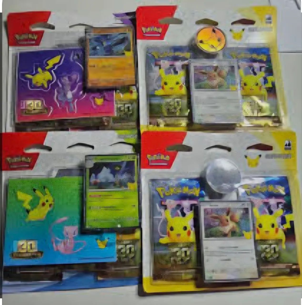Kit com 2 triplos e 2 duplos da coleção 30 anos Pokémon 