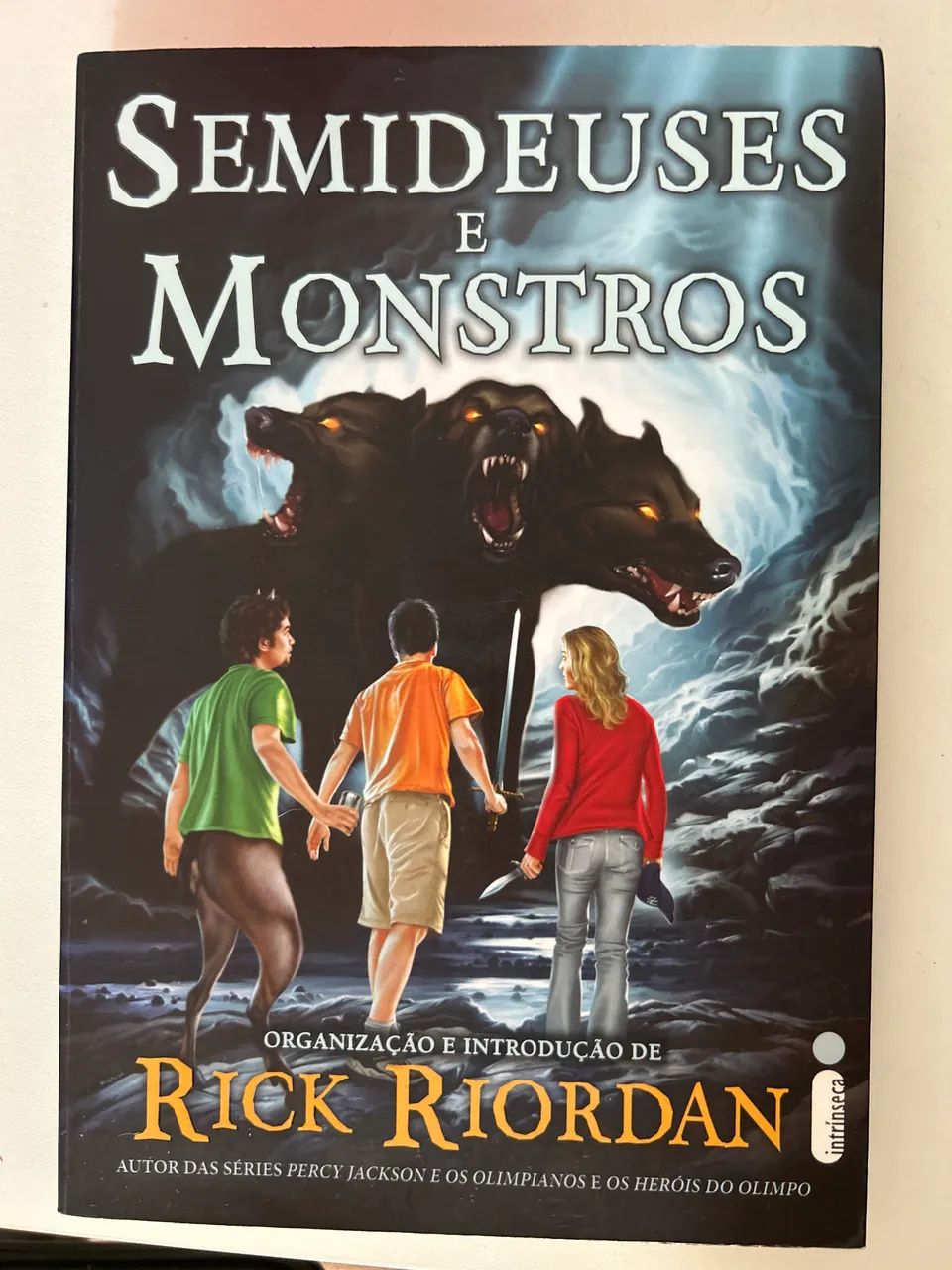 Livro SemiDeuses e Monstros 