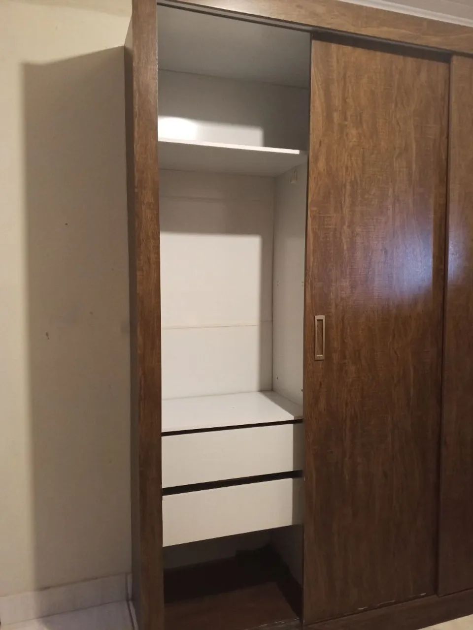 Vendo guarda roupa de solteiro  - Foto 2