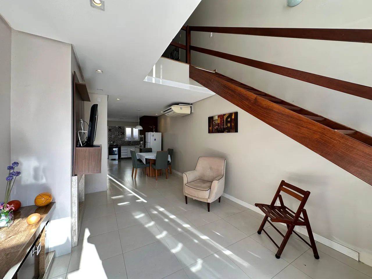 Casa, mobiliada com 4 dormitórios sendo 1 suíte no bairro Hípica, Zona Sul de Porto Alegre - Foto 2