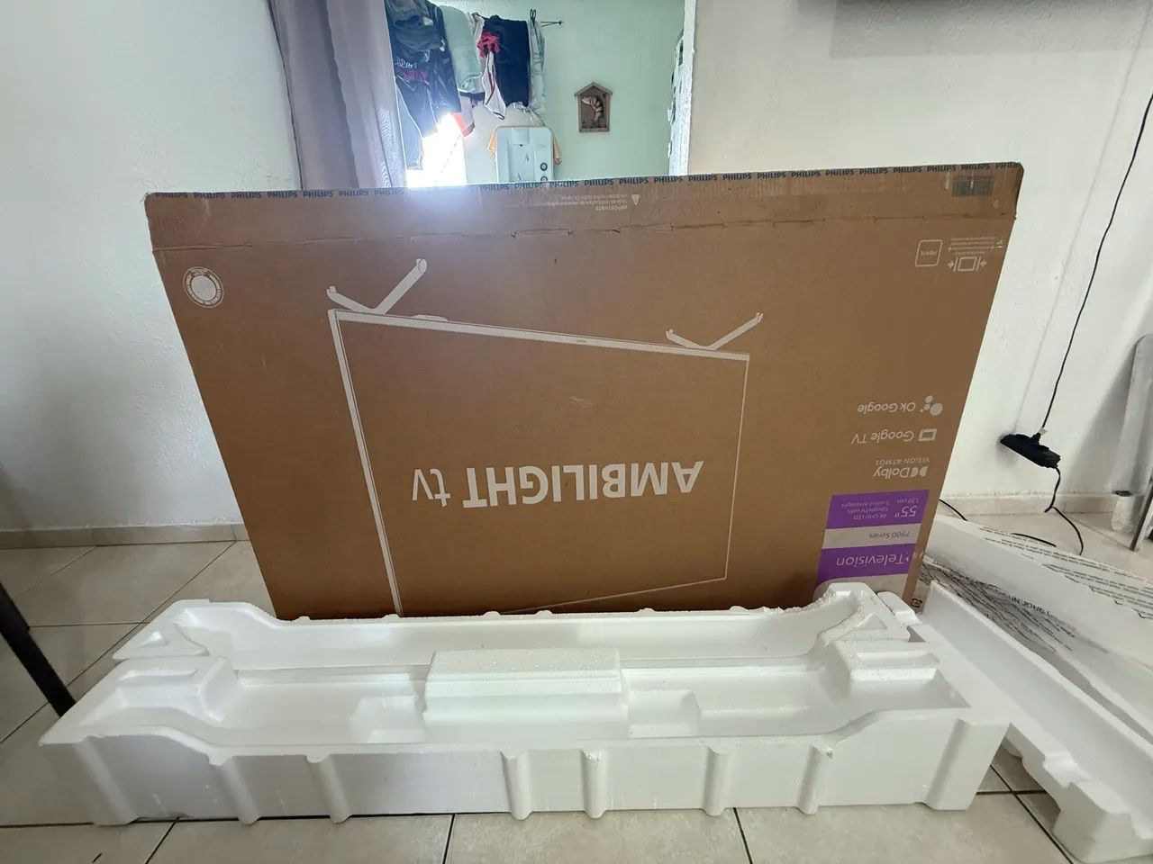 Vendo caixa par TV 55 polegadas Ambilight Phillips 
