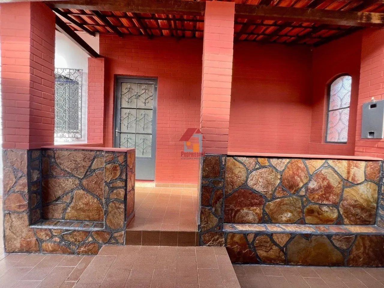 CASA A VENDA - CENTRO NOVA LIMA