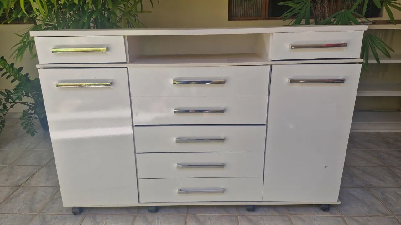 Cômoda 7 gavetas 2 portas com rodinhas - Foto 2