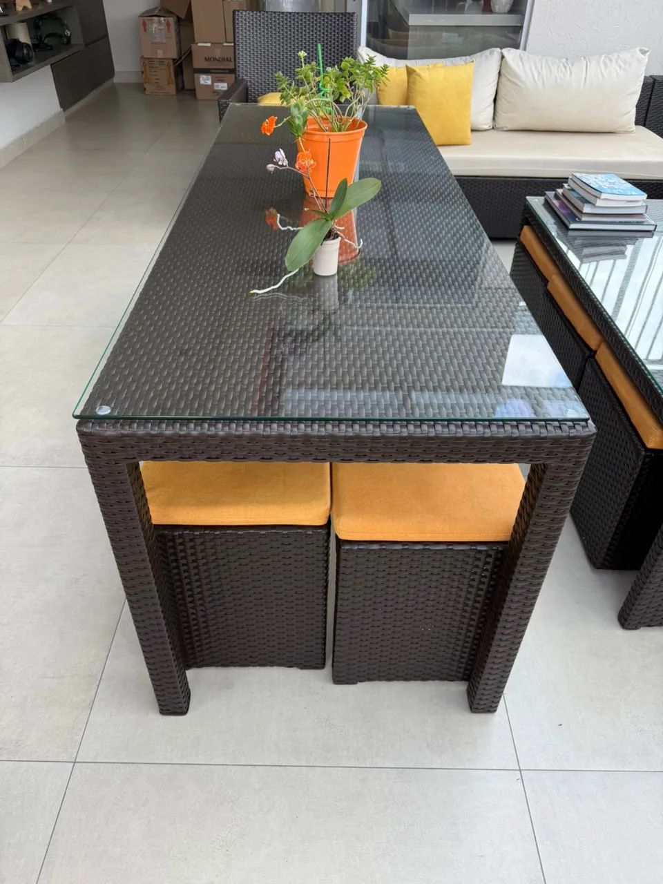 Sofá e mesa de centro de varanda ou piscina  - Foto 3