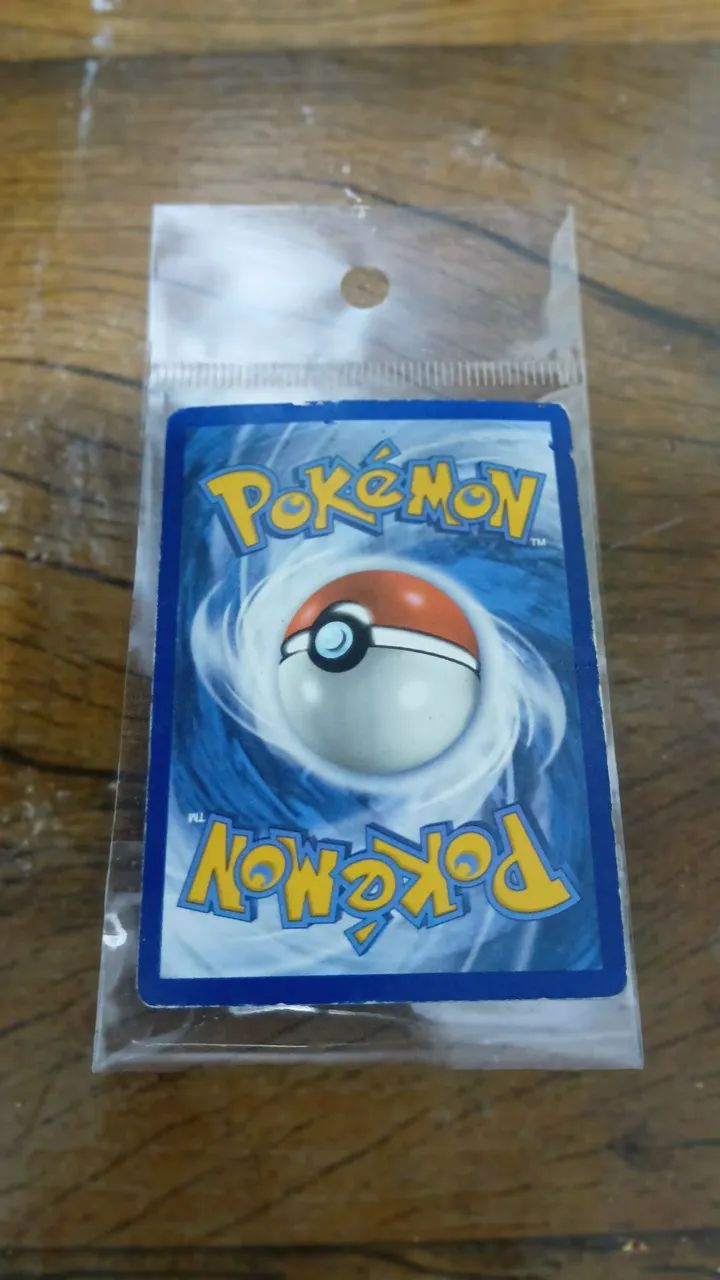Carta pokemon do pikachu raro de 151 - Foto 2
