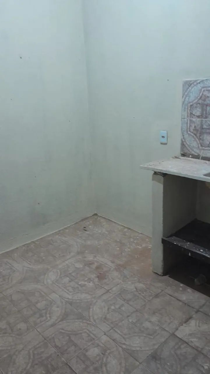 Aluga casa dos fundos - Foto 4