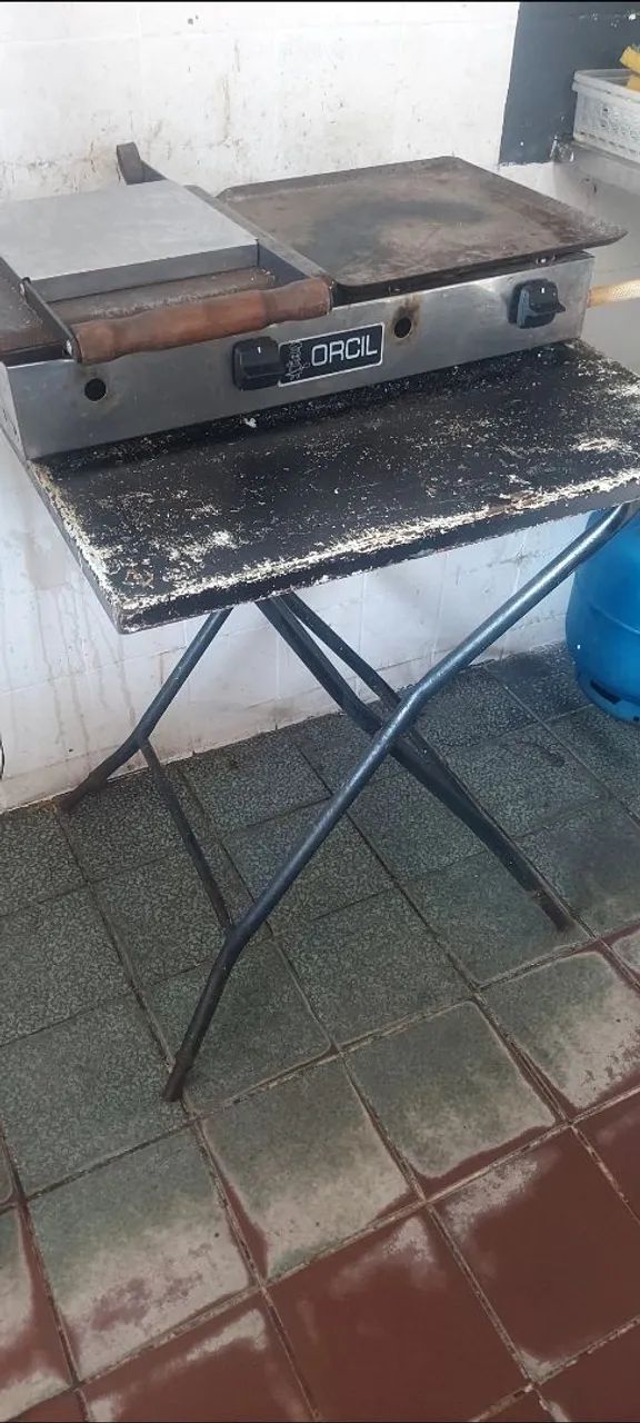 Mesa de ferro R$100,00 a unid...