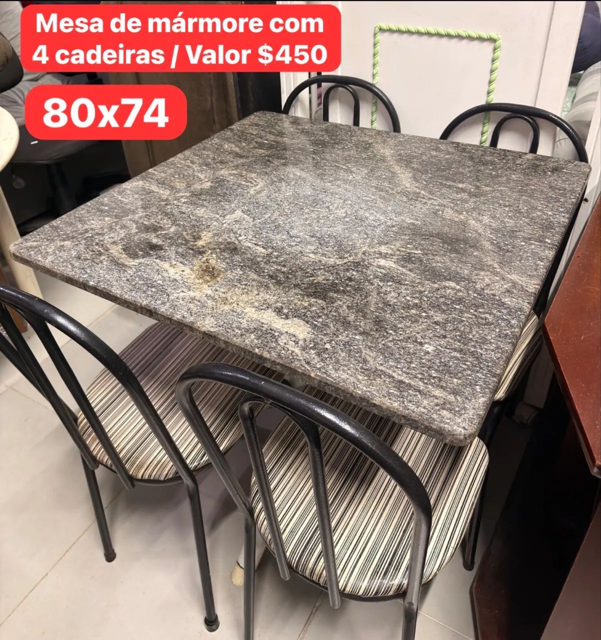 Mesa com cadeiras 