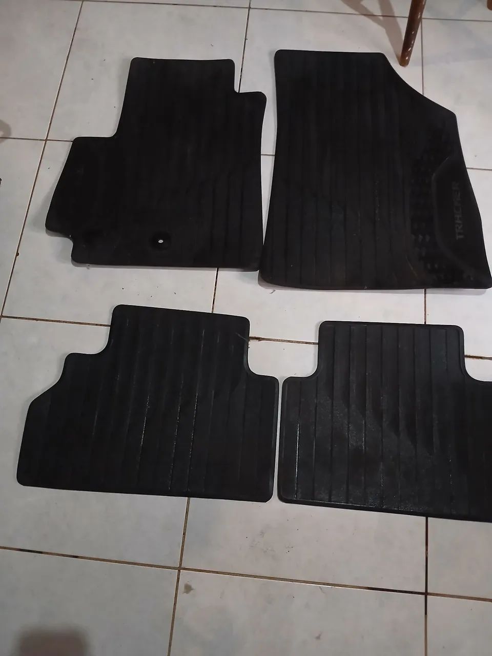 Jogo de tapete automotivo traker 