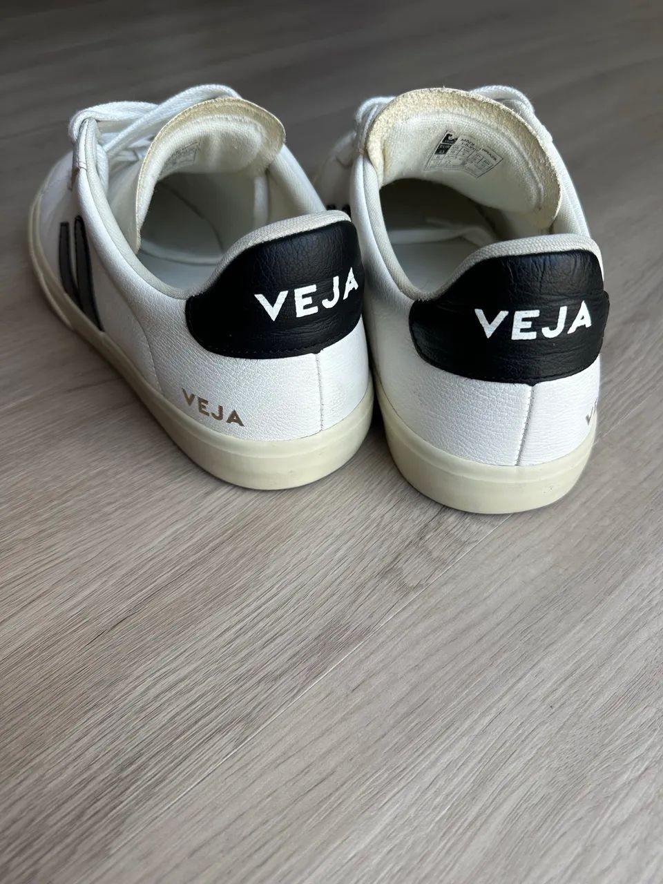 Veja/Vert branco e preto