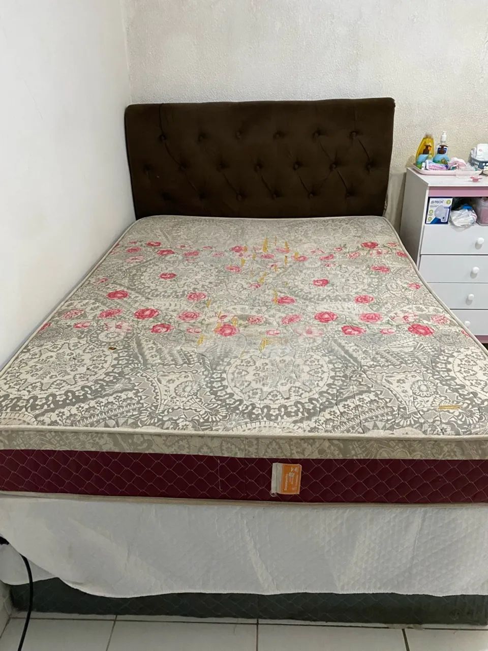 Cama de casal com cabeceira 