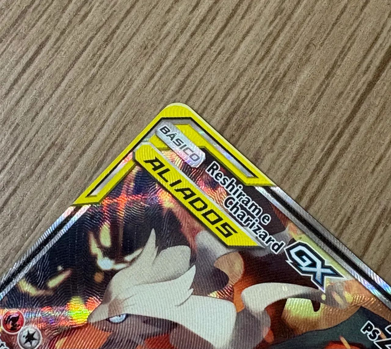 Carta Pokémon Charizard & Reshiram GX - Foto 3