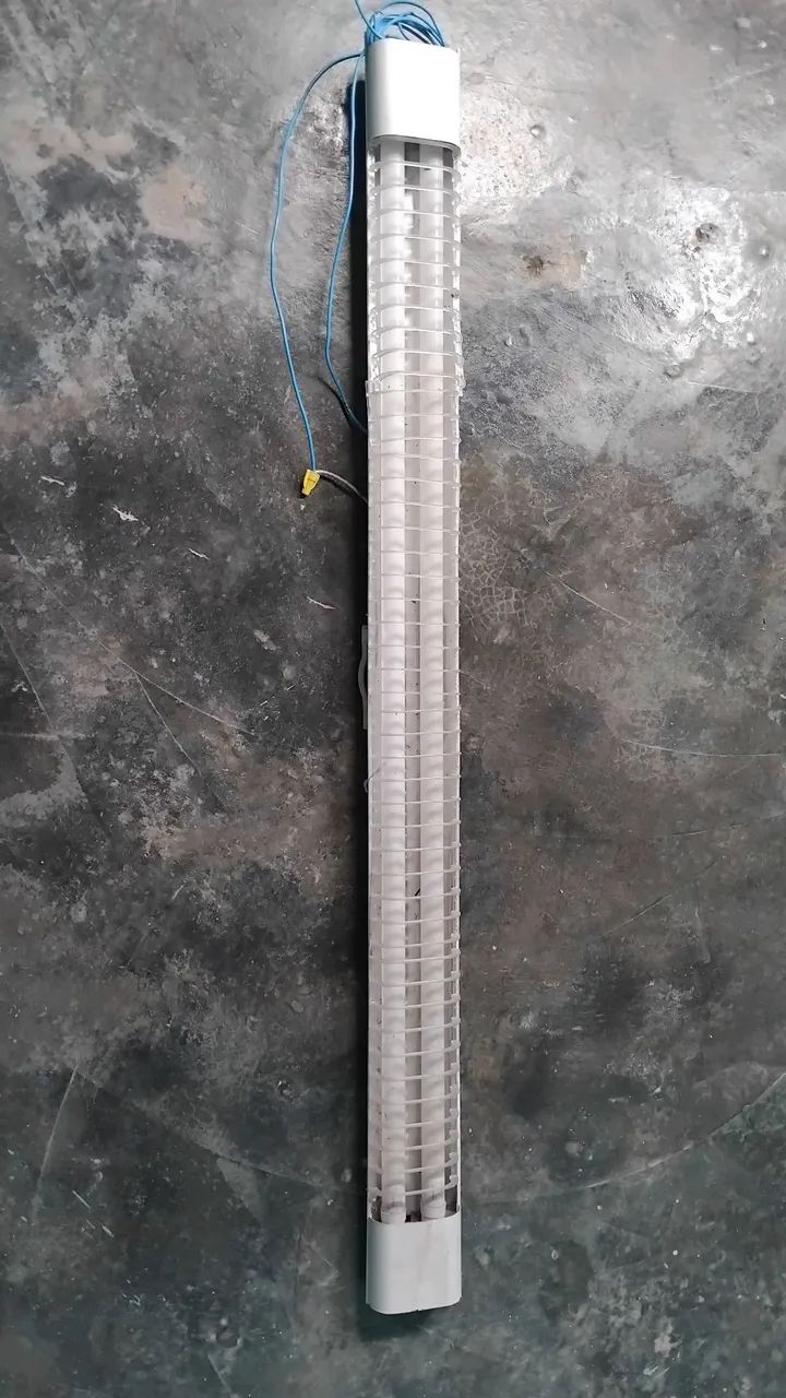 Vendo luminária grande bivolt, usada  - Foto 4