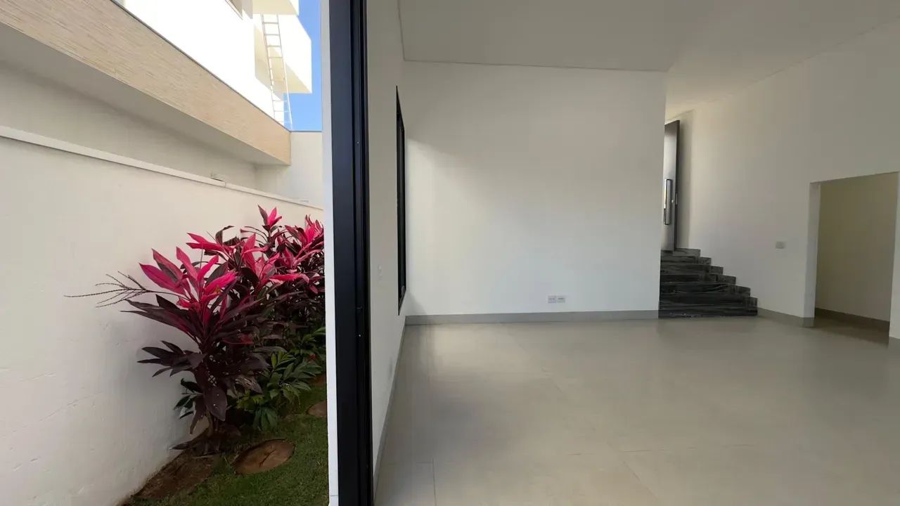Casa de 4 suítes com piscina em condomínio fechado - Foto 2