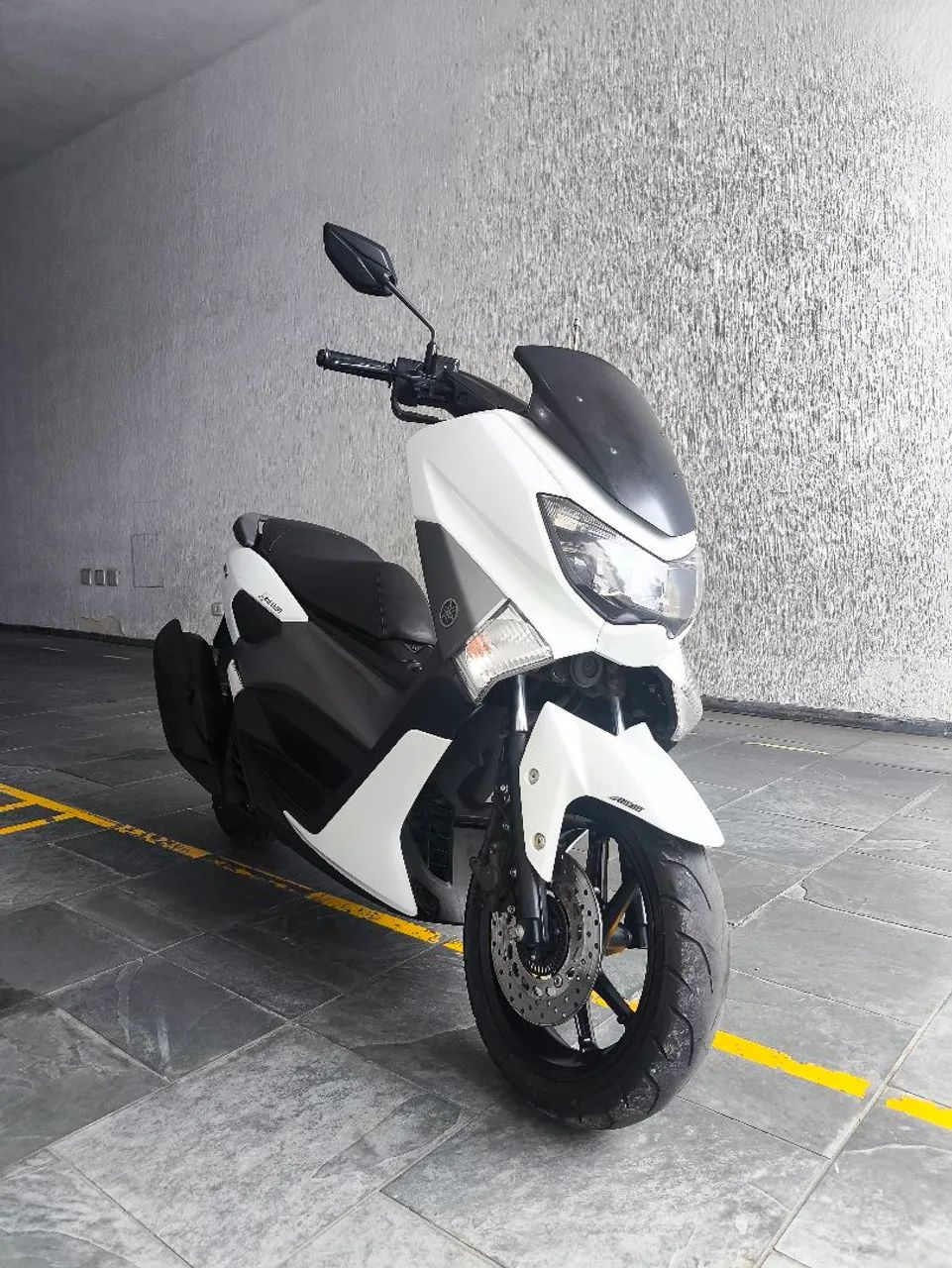 Nmax 160 em ótimo estado 