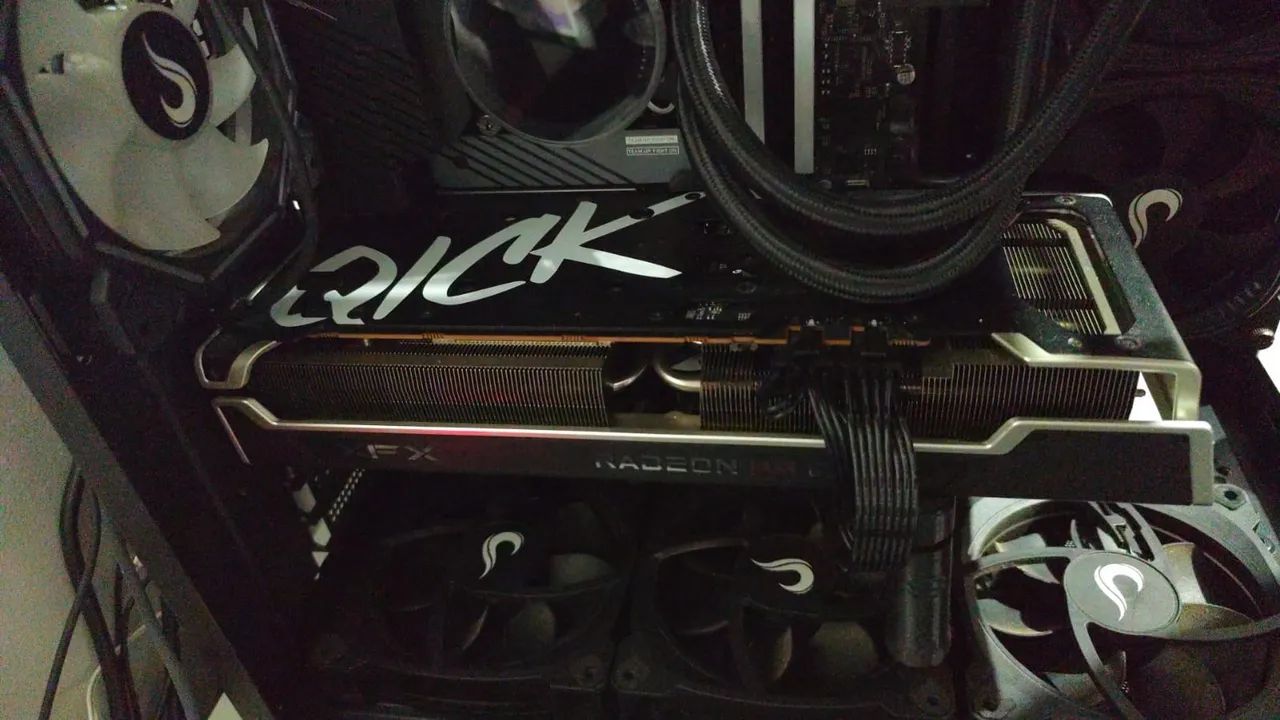 Placa de vídeo AMD RX 6750 XT XFX