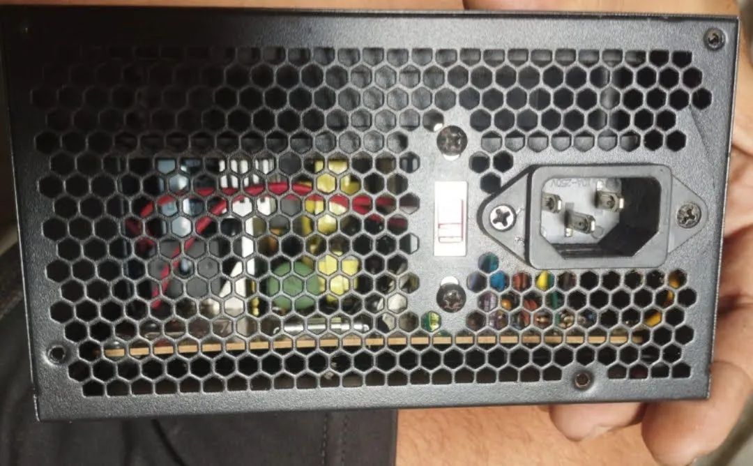 Fonte Onepower 600w novo $120