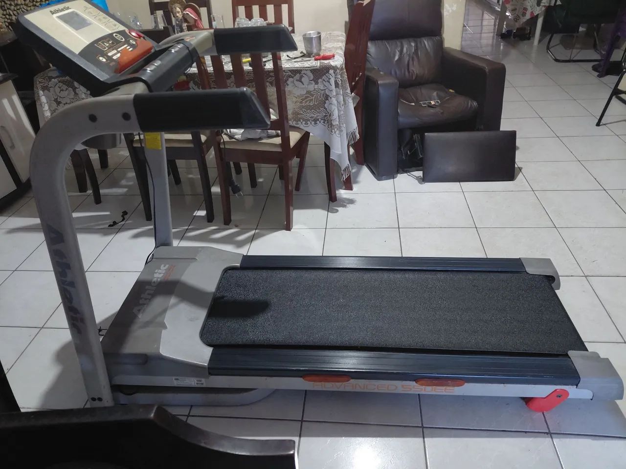 Esteira Athletic Advanced 550EE!! - Foto 3