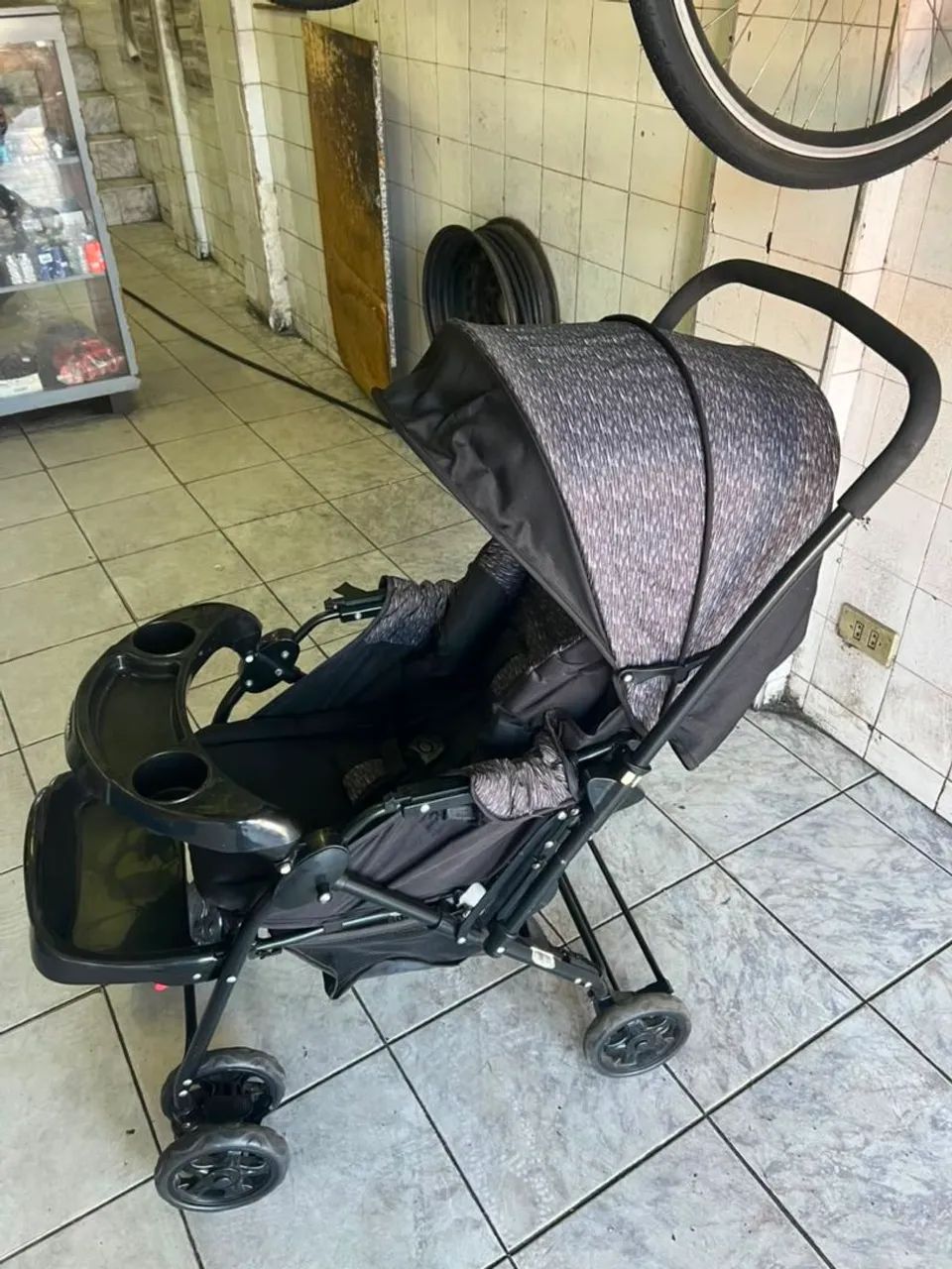 Carrinho de Bebê Cosco Reverse - Ótimo Estado - Foto 2