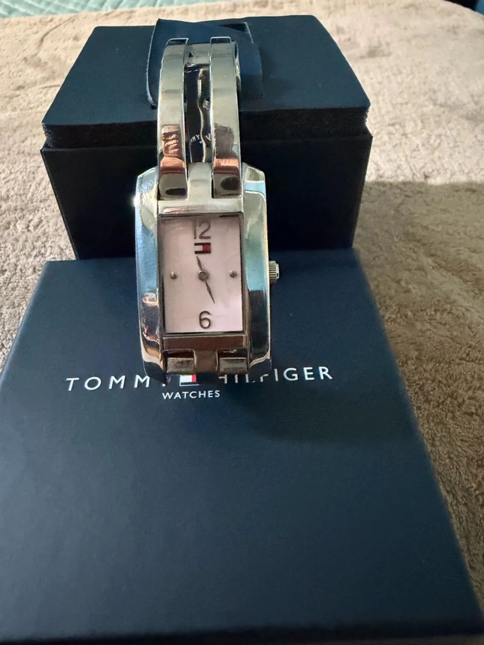 Relógio Tommy 100 por cento original valor R$1.600