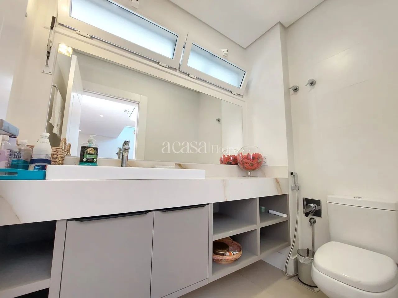 Linda casa com 4 suítes em condomínio clube completo - Foto 3