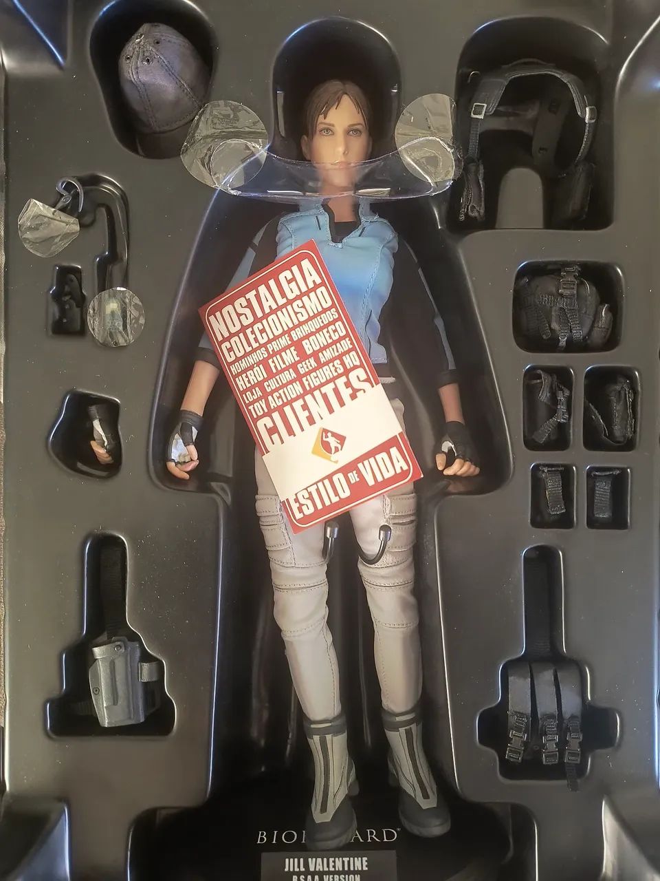 Jill Valentine BSAA version Resident evil 5 Hot Toys - Hobbies e