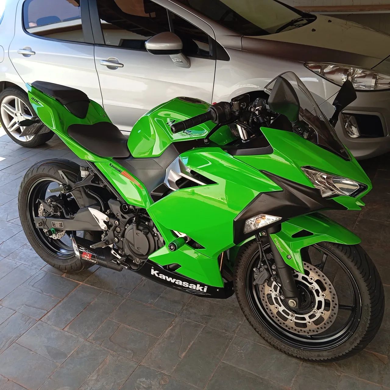 Kawasaki Ninja 400 verde 