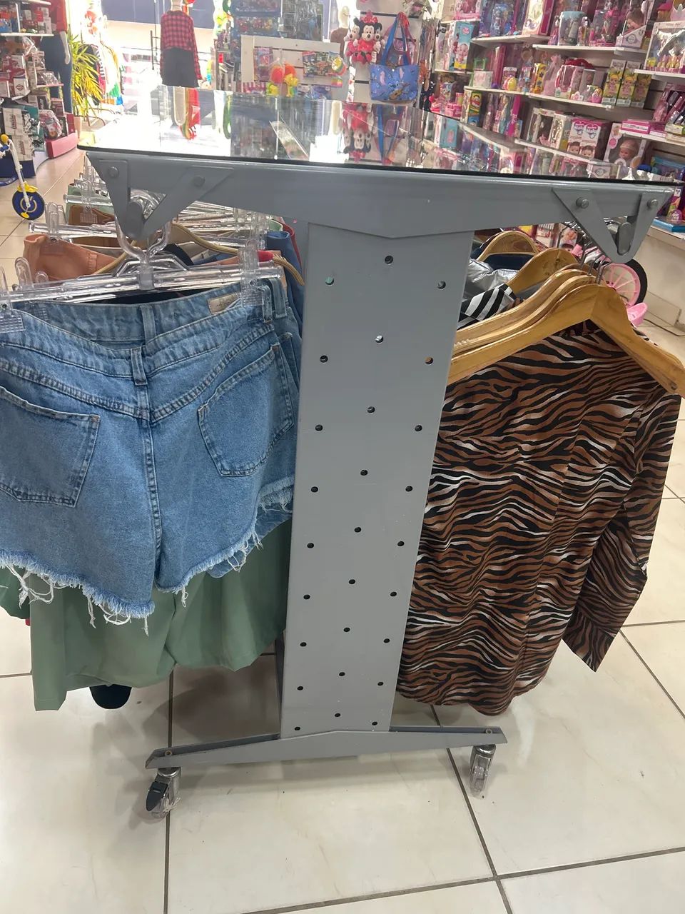 Expositor de Roupas - Foto 2