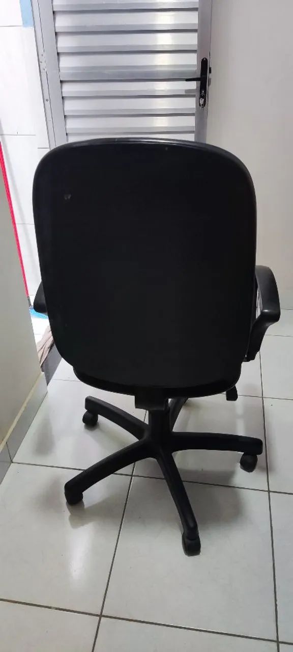 CADEIRA EXECUTIVA COM BRAÇO EM PERFEITO ESTADO - Foto 4