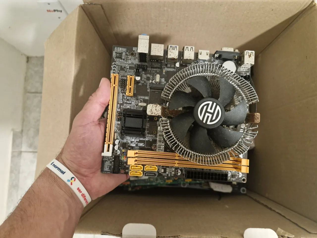 Peças de computadores funcionando  - Foto 2