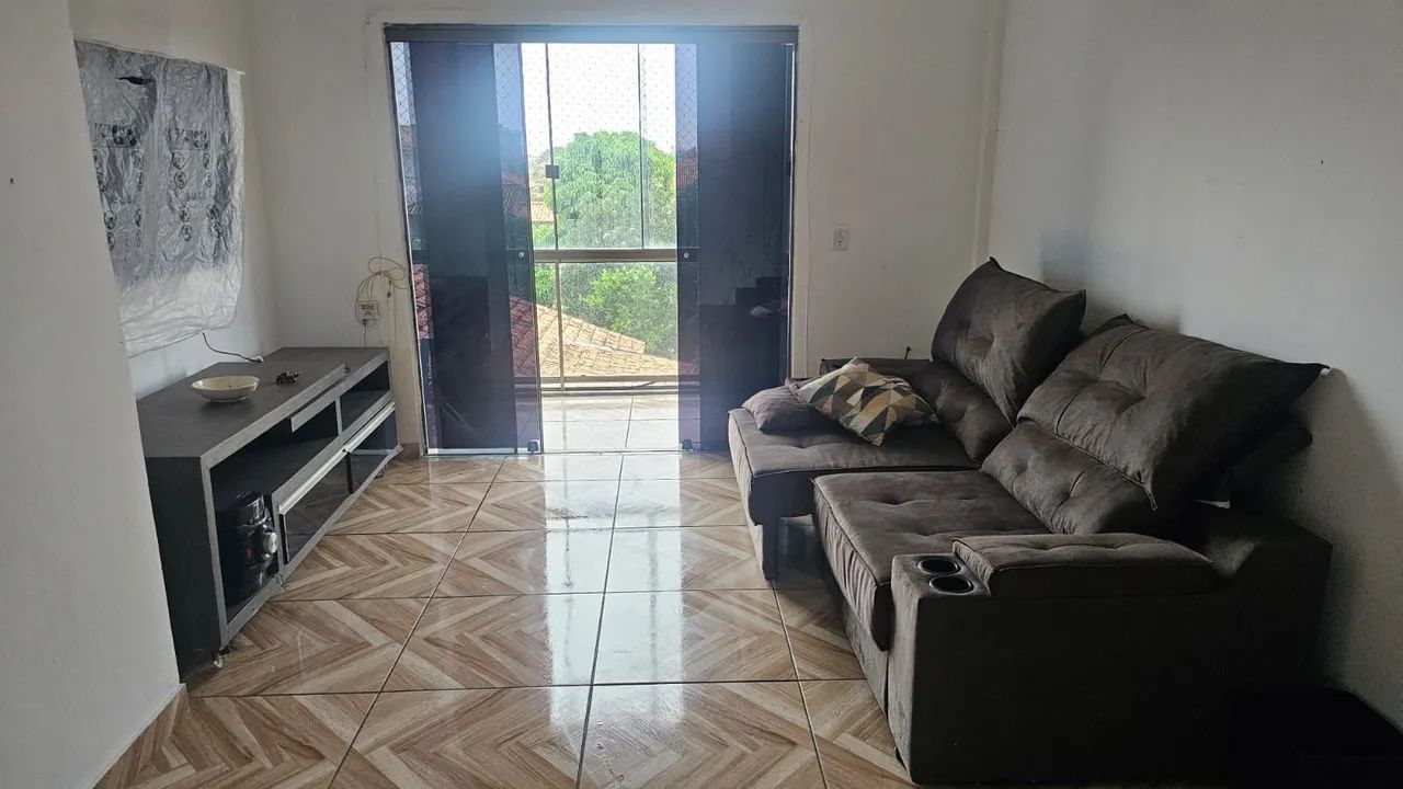 Alugo apartamento mobiliado com três quartos - Foto 2