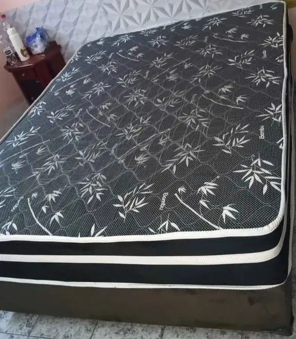 Vendo cama box casal 