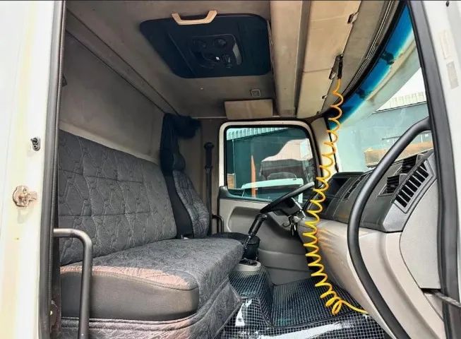 Caminhão 24-250 (entrada 25mil) no boleto  - Foto 4