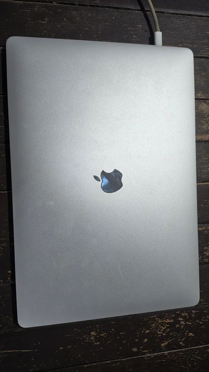 Macbook pro I9 inch 2019 - Foto 2